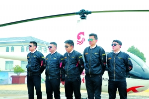 淮安首架观光旅游直升机起飞