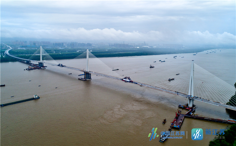江苏过江通道建设取得新的重大成果 南京长江第五大桥顺利合龙