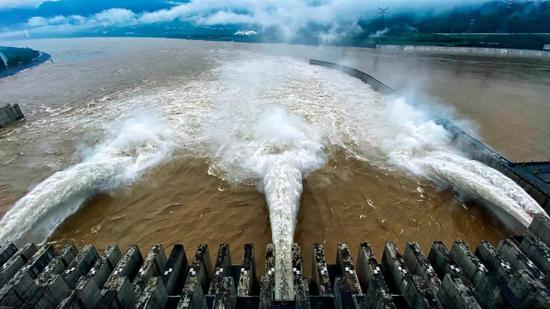 7月2日，三峡水库出库流量按日均35000立方米每秒控制。图/中新