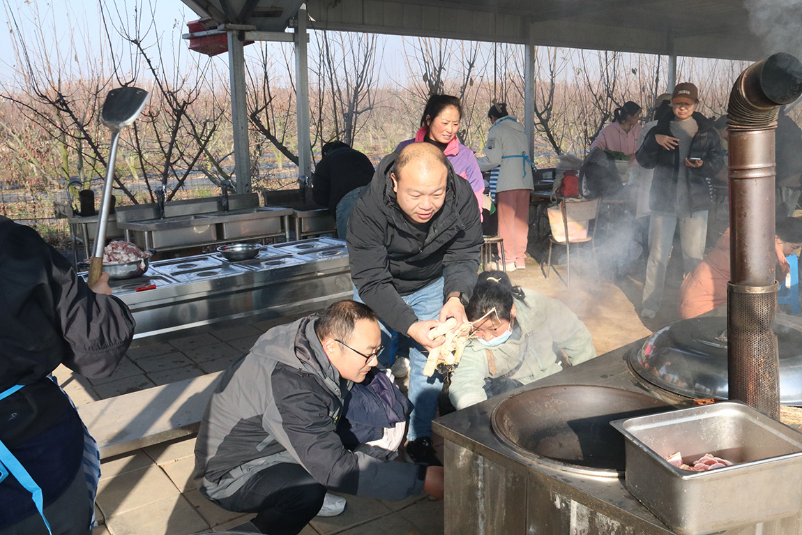 凝聚学子骄慧，躬行劳动乐美 —— 第四开明中学初一年级学生赴淮安“乐享果玩”田园综合体开展研学之旅