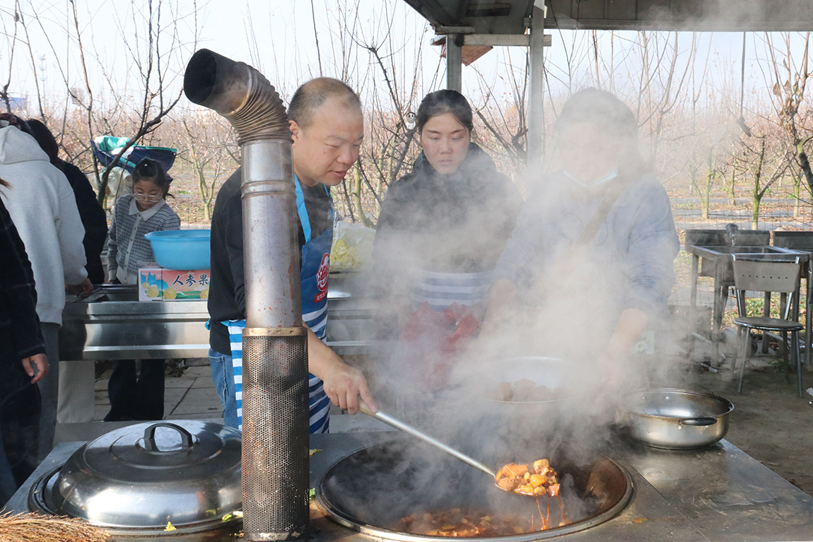 凝聚学子骄慧，躬行劳动乐美 —— 第四开明中学初一年级学生赴淮安“乐享果玩”田园综合体开展研学之旅